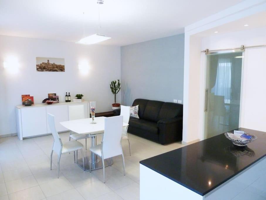 Modern & Strategic Apartment Siena Eksteriør billede