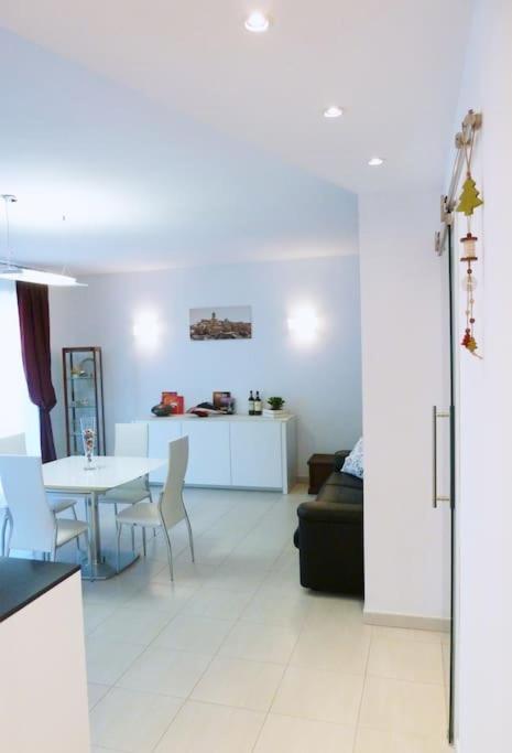 Modern & Strategic Apartment Siena Eksteriør billede